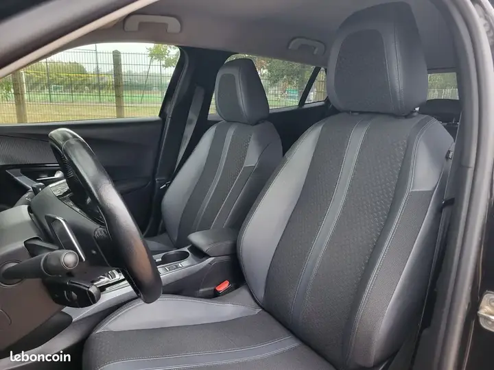 Peugeot 2008 2020 photo 4