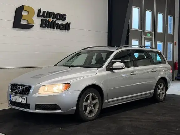 Volvo V70 2011 photo 2