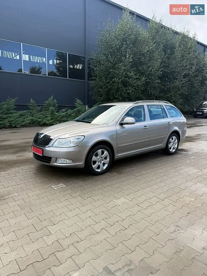 Skoda Octavia 2009 photo 4