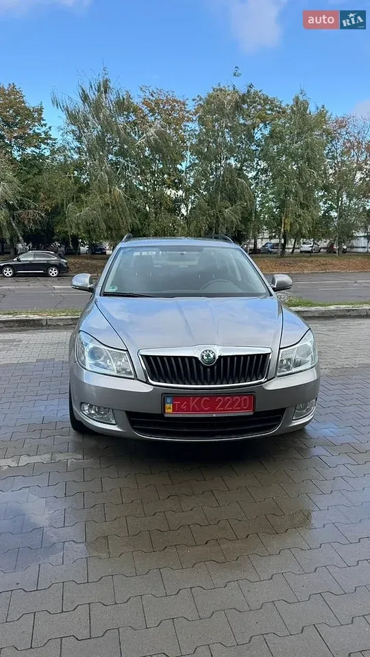 Skoda Octavia 2009 photo 3