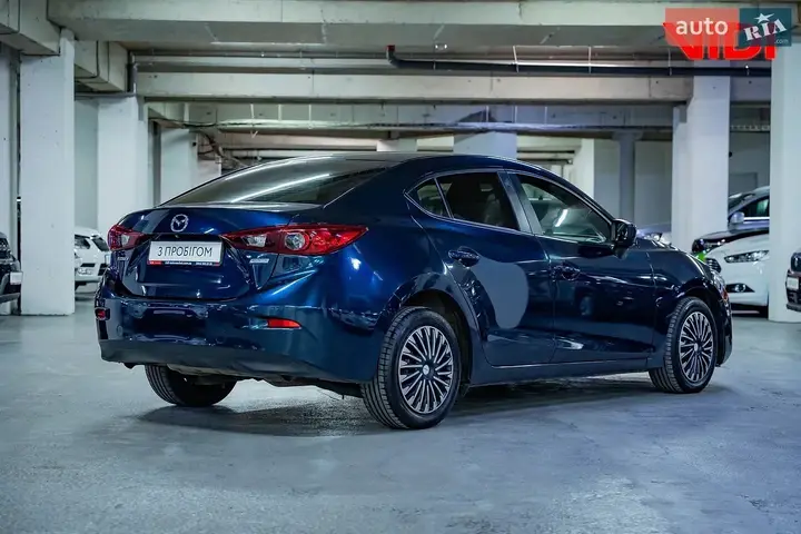 Mazda 3 2017 photo 2