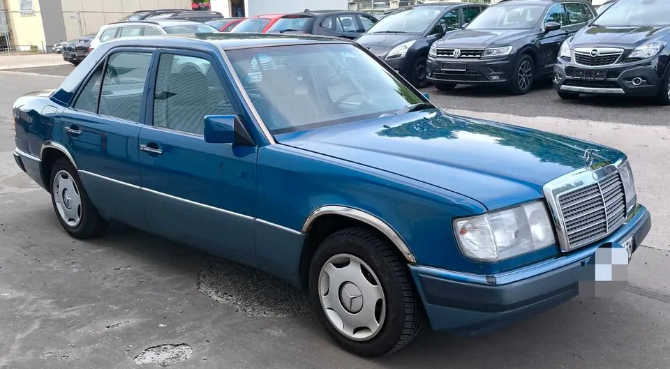 Mercedes-Benz 200D
