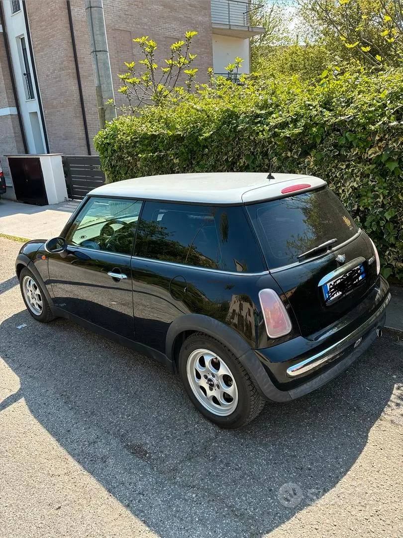 Mini Mini Cooper 2004 photo 2