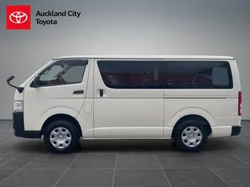 Toyota Hiace 2022 photo 3