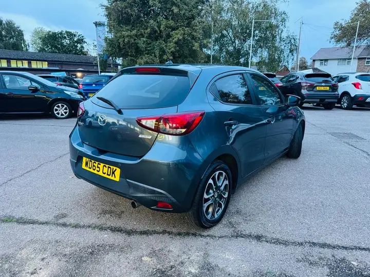 Mazda Mazda2 2015 photo 3