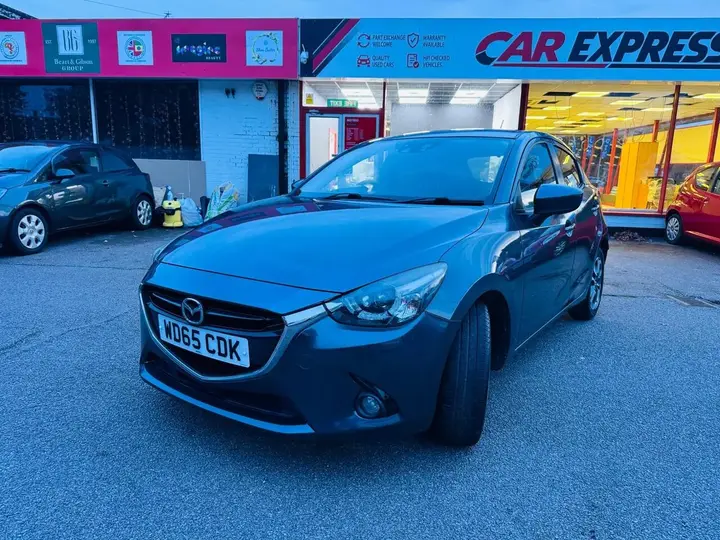 Mazda Mazda2 2015 photo 2