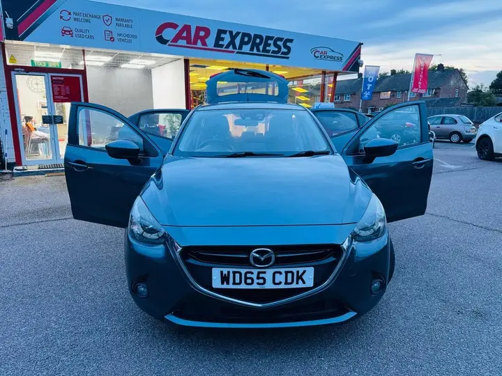 Mazda Mazda2 2015 photo 4