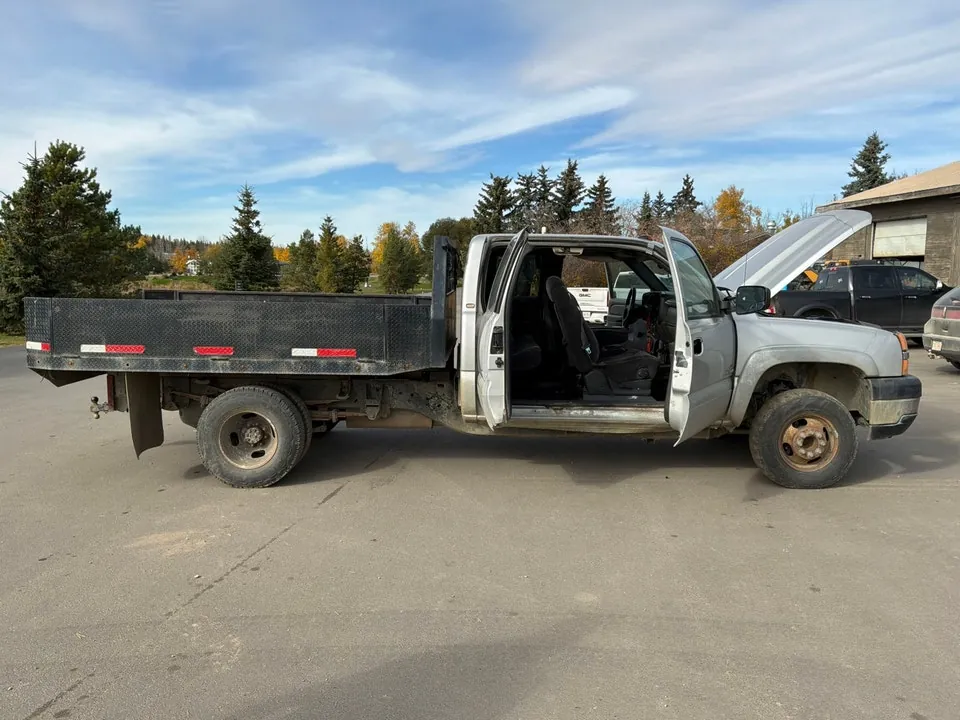 Chevrolet 3500 2004 photo 4