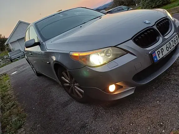 BMW 520I