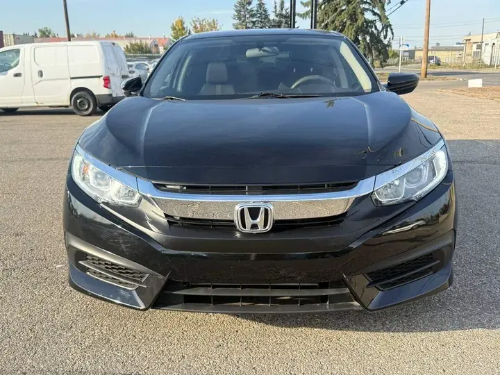 Honda Civic 2018 photo 2
