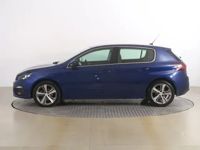 Peugeot 308 2018 photo 2