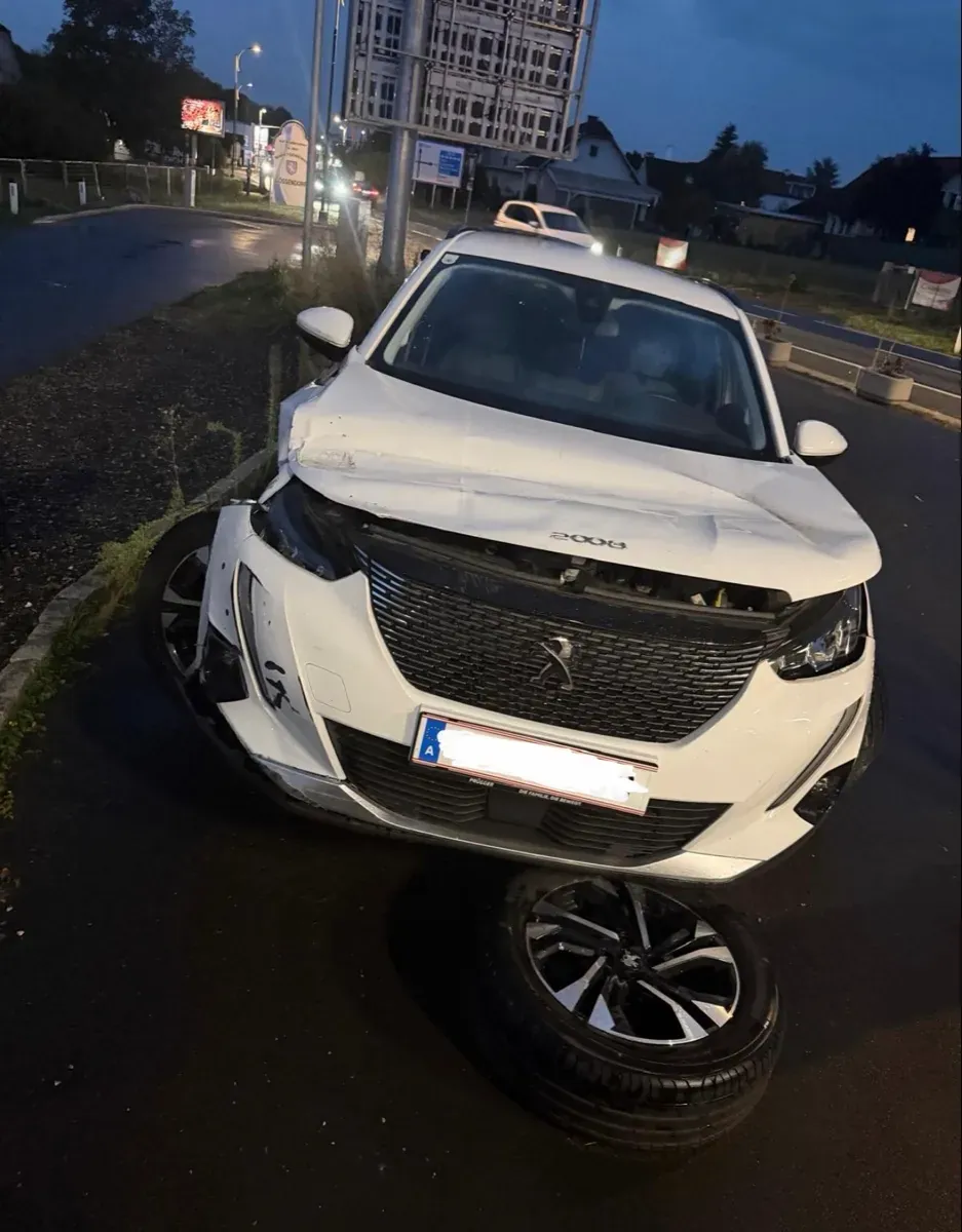 Peugeot 2008 2021 photo 2