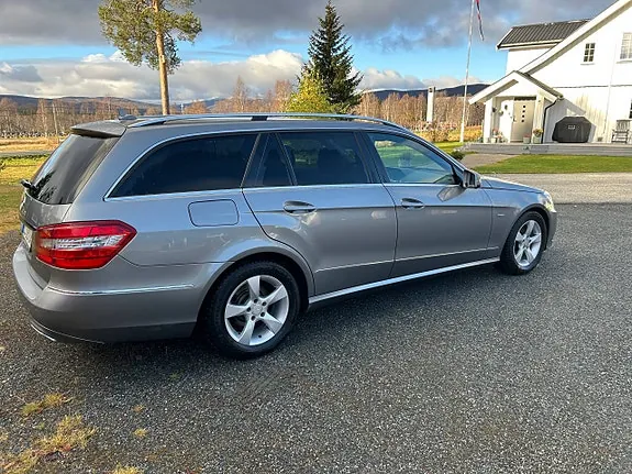Mercedes-Benz E200 D 2011 photo 2