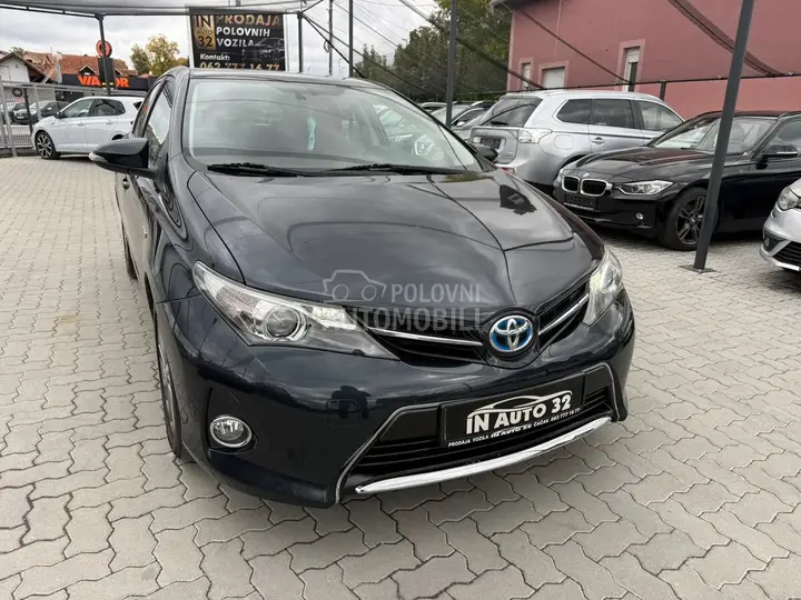 Toyota Auris 2013 photo 2
