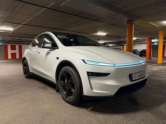 Tesla Model Y 2026 photo 4
