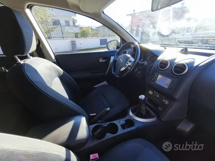 Nissan Qashqai 2010 photo 3