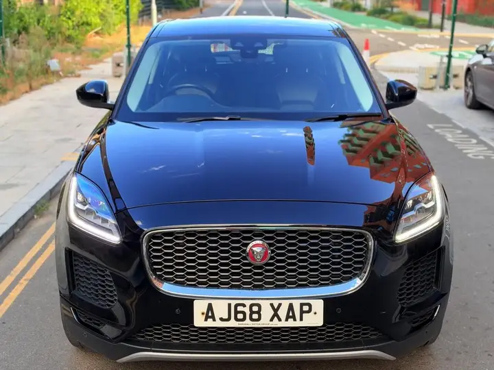 Jaguar E-Pace 2019 photo 3