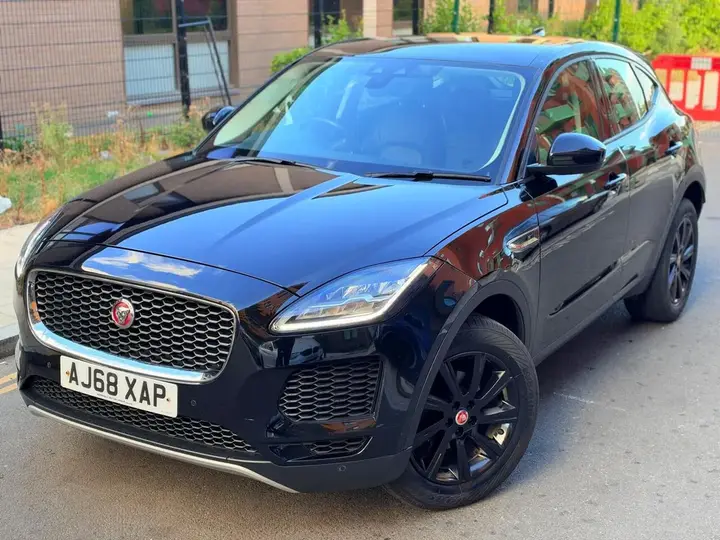 Jaguar E-Pace 2019 photo 2