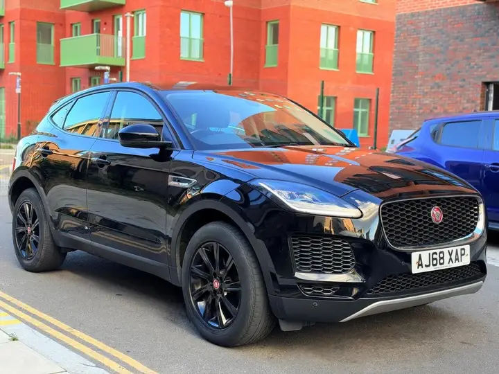 Jaguar E-Pace 2019 photo 5