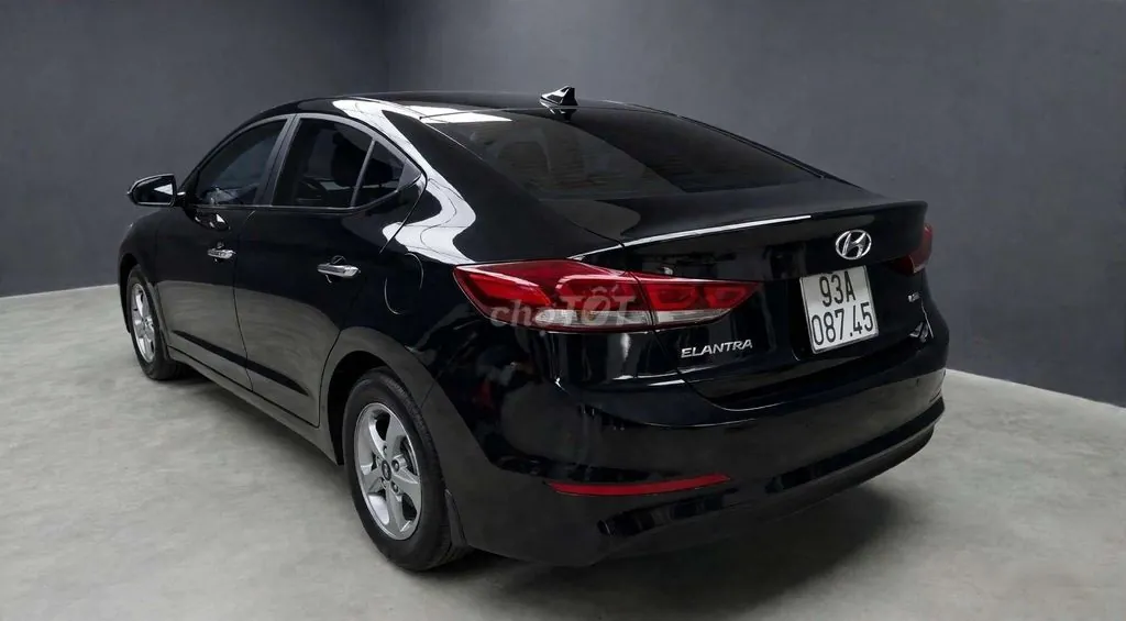 Hyundai Elantra 2017 photo 3