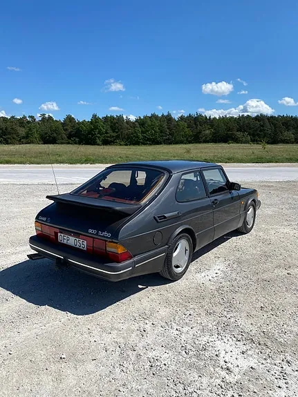 Saab 900