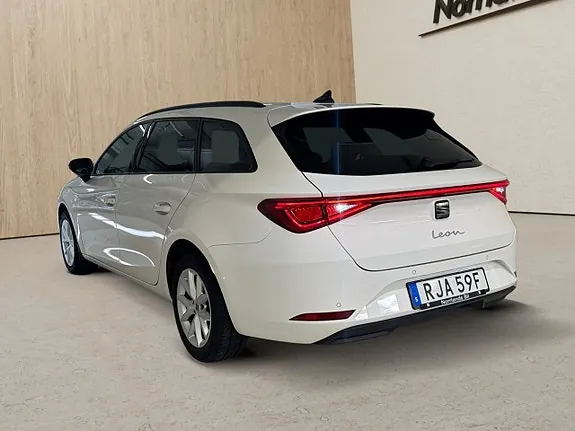 Seat Leon 2024 photo 2
