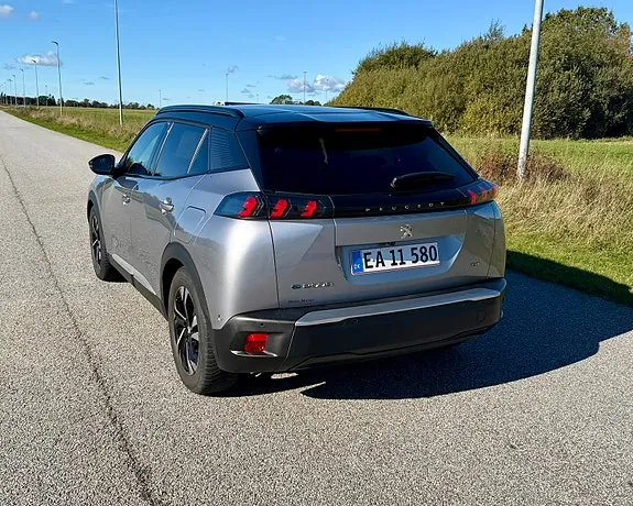 Peugeot E-2008 2022 photo 4