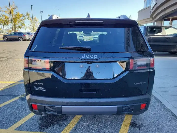 Jeep Cherokee 2026 photo 3