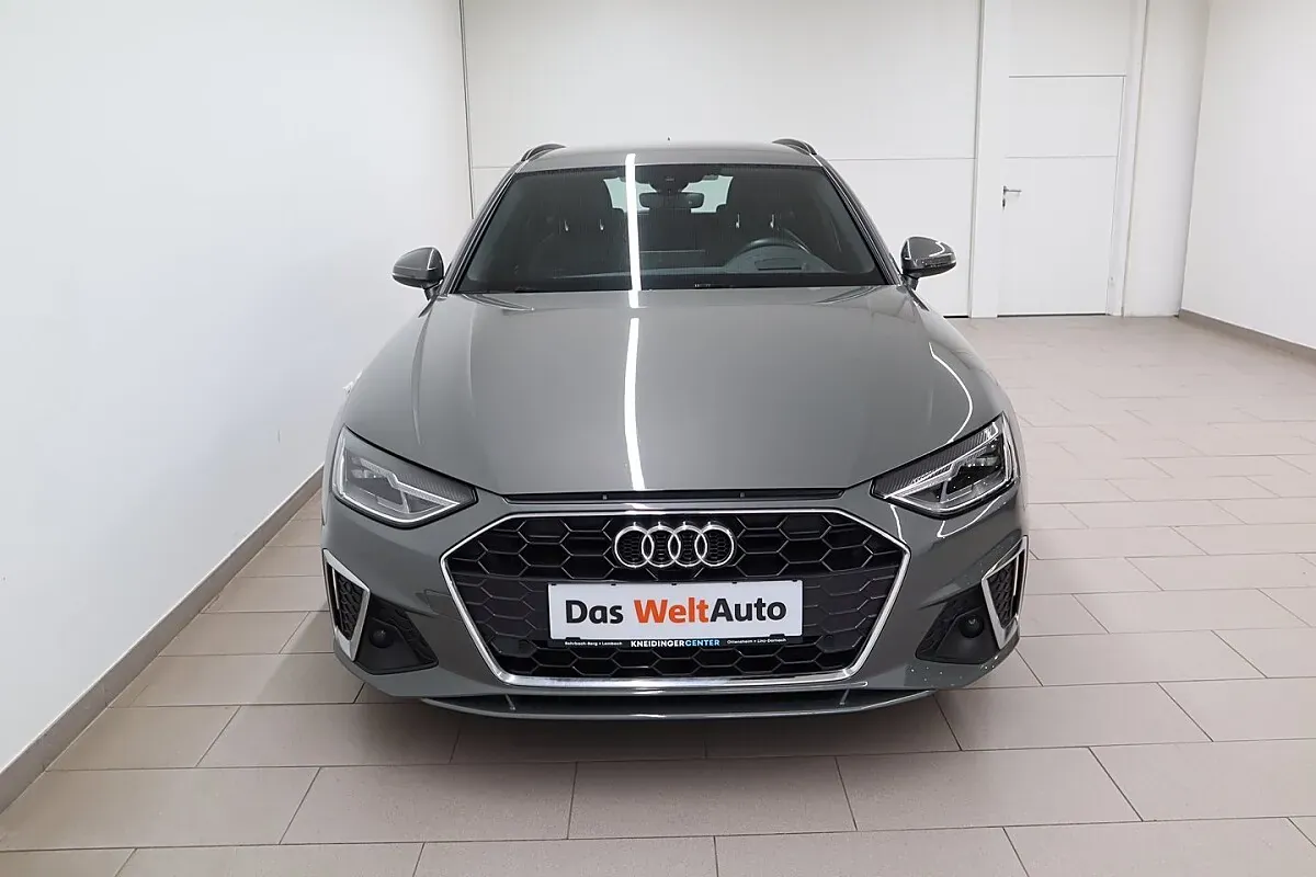 Audi A4 2023 photo 2