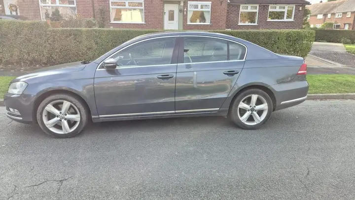Volkswagen Passat 2011 photo 4