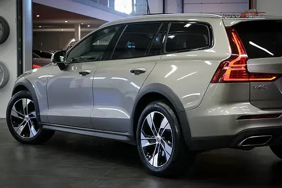Volvo V60 Cross Country 2020 photo 5