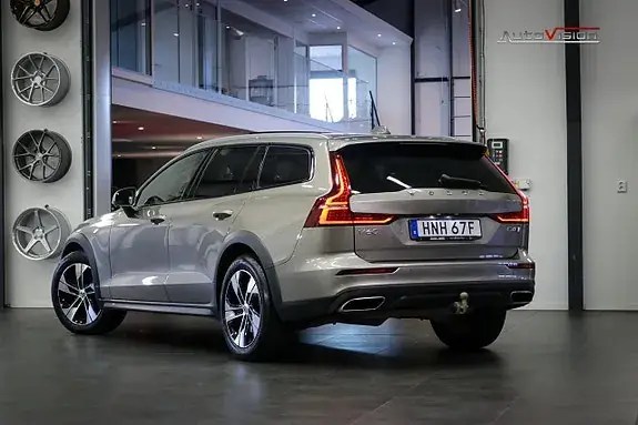 Volvo V60 Cross Country 2020 photo 2