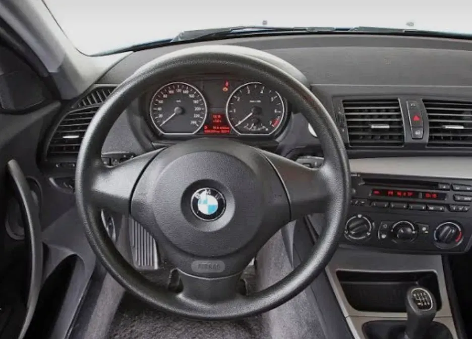 BMW 1 Series 2007 photo 2