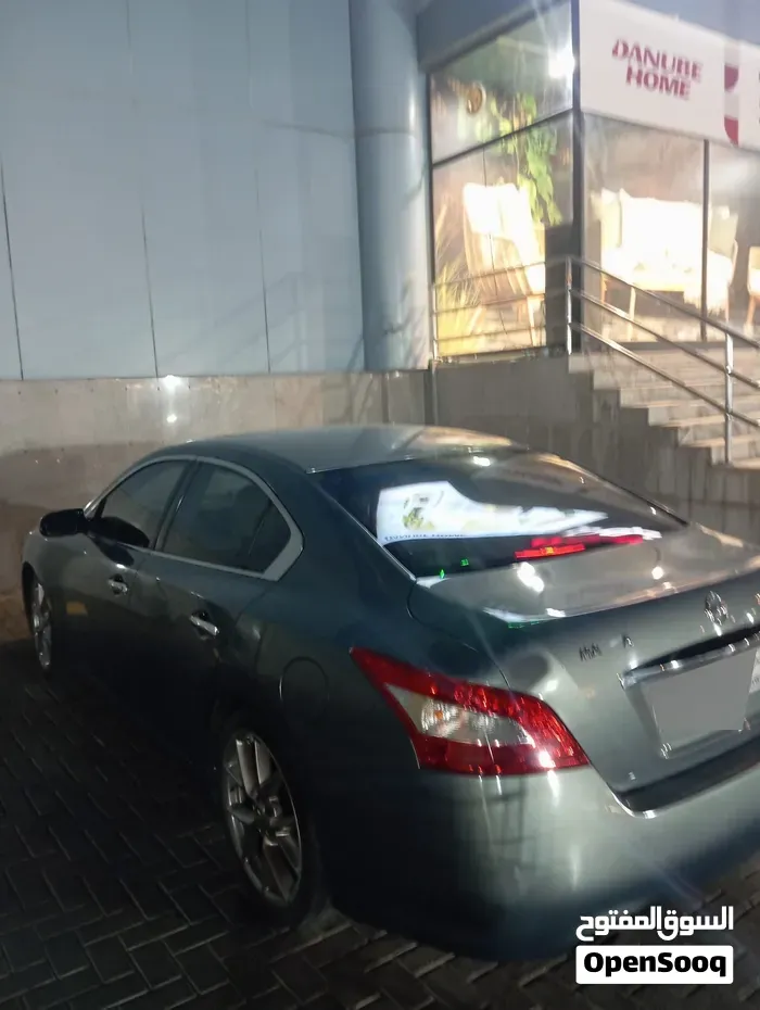 Nissan Maxima 2011 photo 2