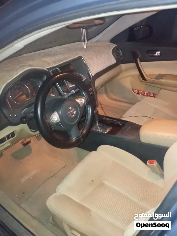 Nissan Maxima