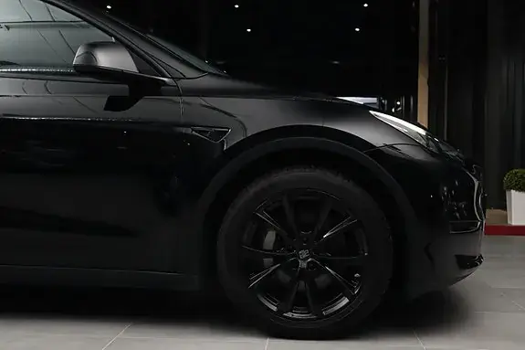 Tesla Model Y 2023 photo 5