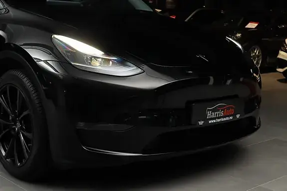 Tesla Model Y 2023 photo 2