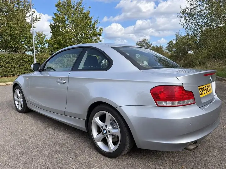 BMW 1 Series 2009 photo 4