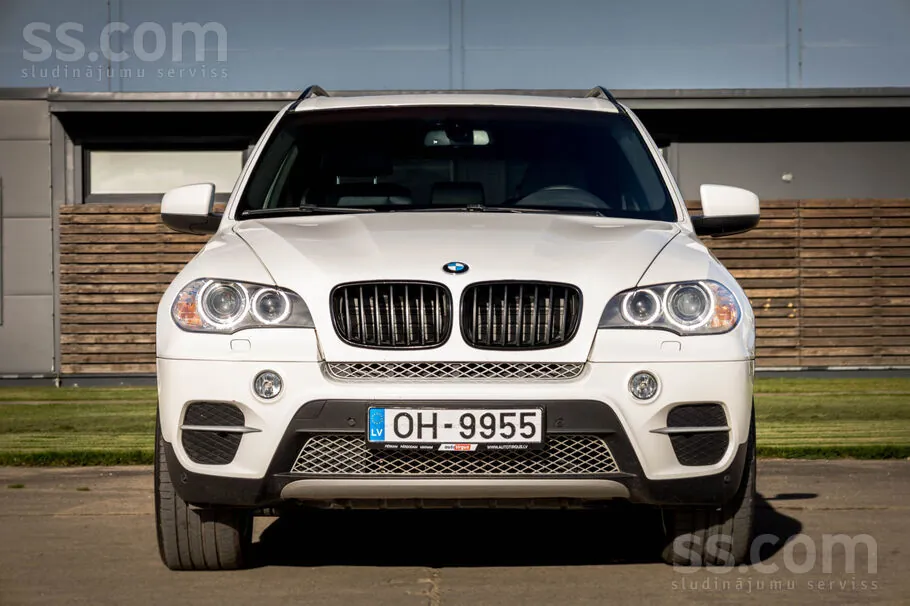 BMW X5 2012 photo 2