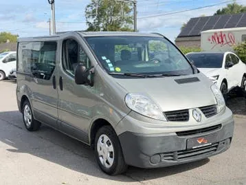 Renault Trafic 2011 photo 2