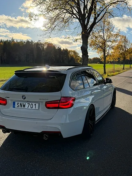 BMW 330I 2019 photo 3