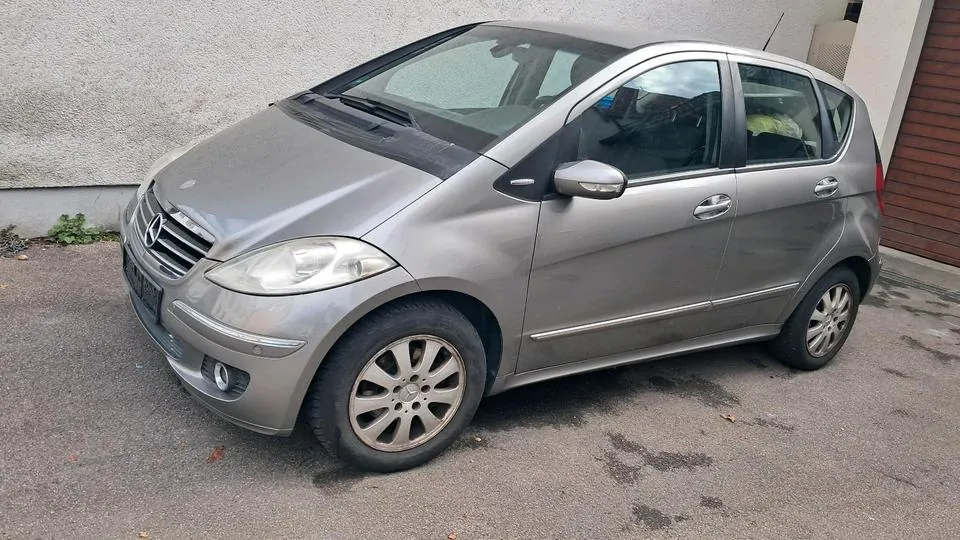 Mercedes-Benz A180