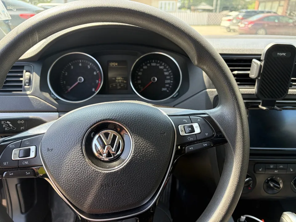 Volkswagen Jetta 2016 photo 2