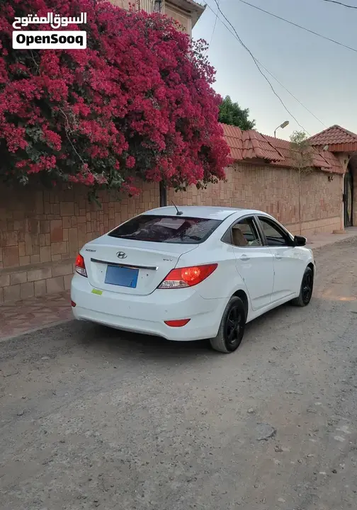 Hyundai Accent 2012 photo 4