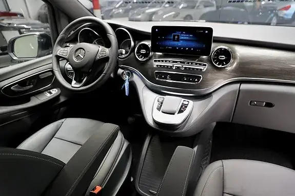 Mercedes-Benz Eqv300 2021 photo 4