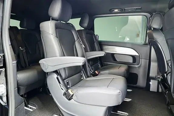 Mercedes-Benz Eqv300 2021 photo 2