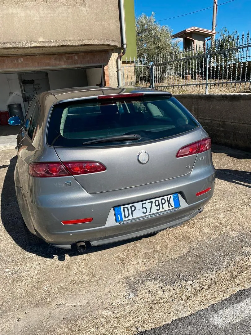 Alfa Romeo 159 2008 photo 2