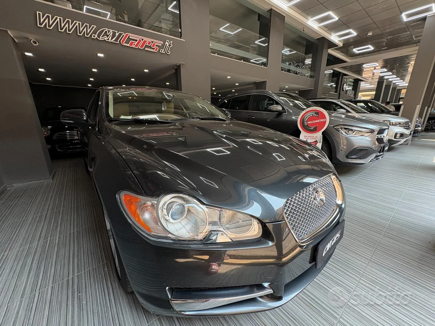 Jaguar Xf 2011 photo 3
