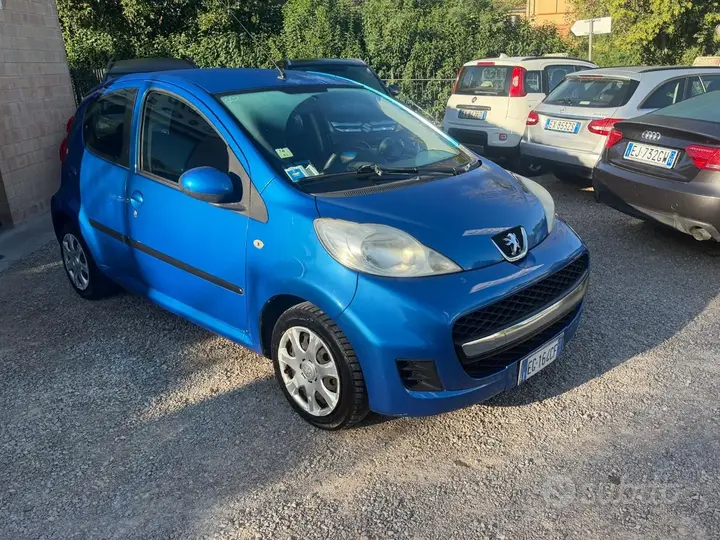 Peugeot 107 2011 photo 3