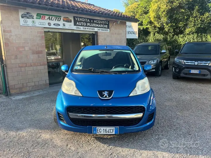 Peugeot 107 2011 photo 2
